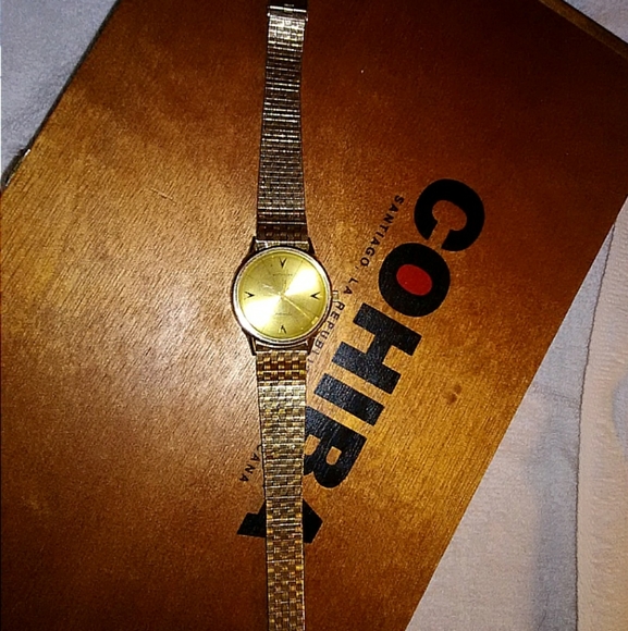 1970's 10kt Gold Filled Wittnauer Automatic - Picture 3 of 6